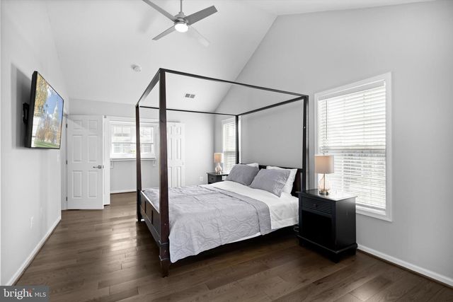 8261 ELECTRIC AVE, Vienna, VA 22182