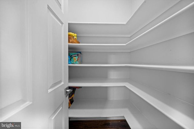 8261 ELECTRIC AVE, Vienna, VA 22182