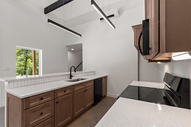 2 Walmer Lane, Bella Vista, AR 72714