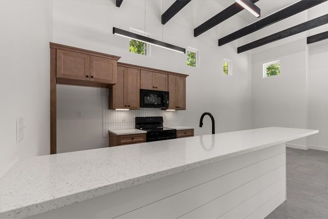 2 Walmer Lane, Bella Vista, AR 72714