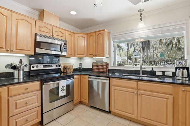 21 River Oaks Dr, Bluffton, SC 29910