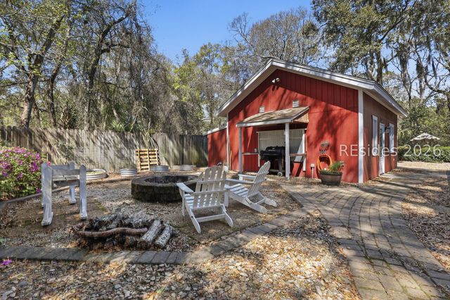 21 River Oaks Dr, Bluffton, SC 29910