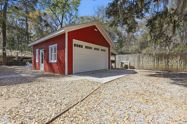 21 River Oaks Dr, Bluffton, SC 29910