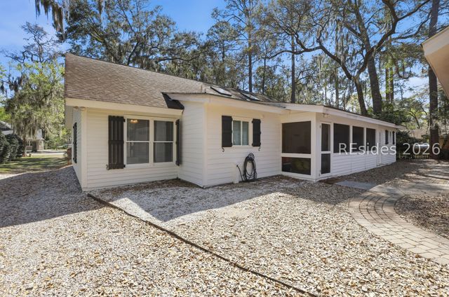 21 River Oaks Dr, Bluffton, SC 29910