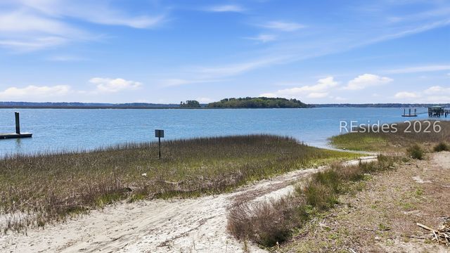 21 River Oaks Dr, Bluffton, SC 29910