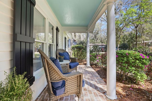 21 River Oaks Dr, Bluffton, SC 29910