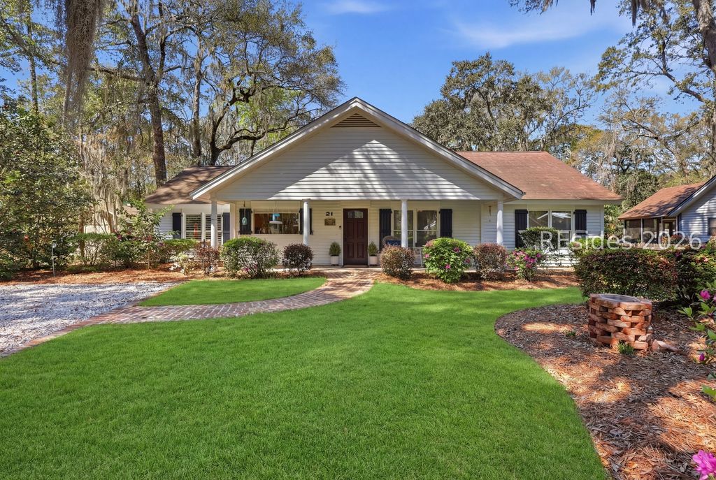 21 River Oaks Dr, Bluffton, SC 29910