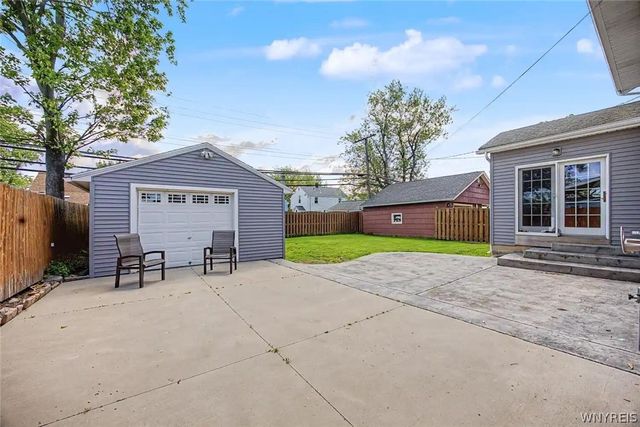 65 Grayton Road, Tonawanda, NY 14150