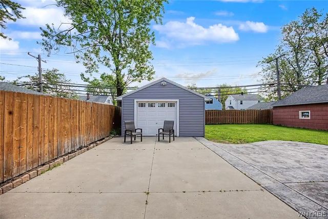 65 Grayton Road, Tonawanda, NY 14150
