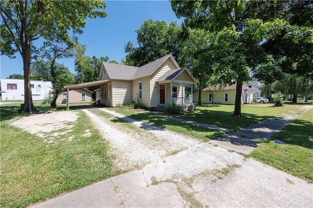 330 N 13th Street, Fredonia, KS 66736