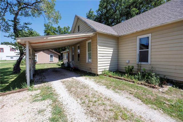 330 N 13th Street, Fredonia, KS 66736