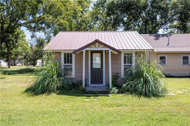 330 N 13th Street, Fredonia, KS 66736