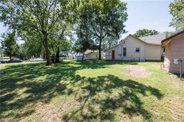 330 N 13th Street, Fredonia, KS 66736