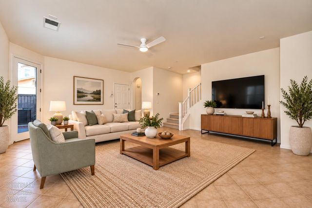 11013 International Dr, Rancho Cordova, CA 95670
