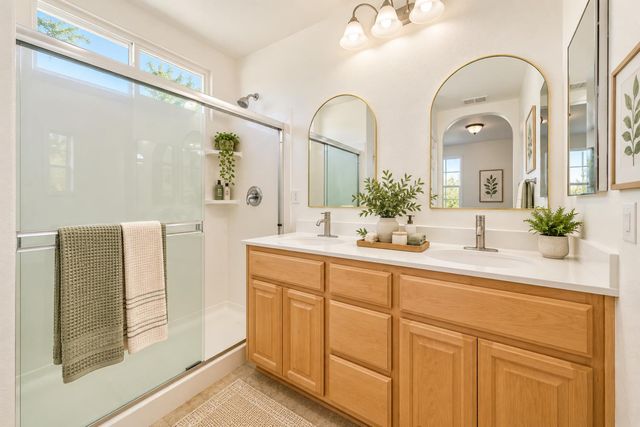 11013 International Dr, Rancho Cordova, CA 95670