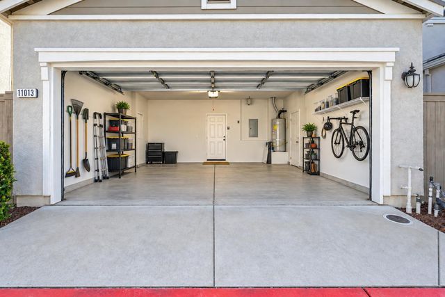 11013 International Dr, Rancho Cordova, CA 95670