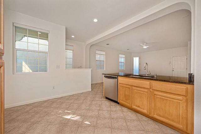 11013 International Dr, Rancho Cordova, CA 95670