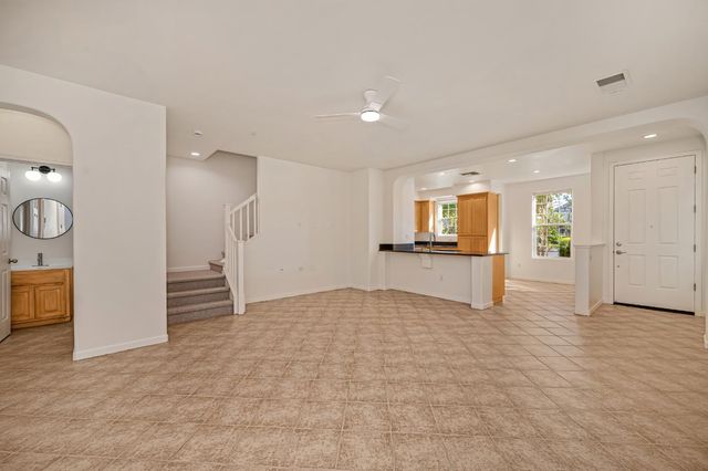11013 International Dr, Rancho Cordova, CA 95670