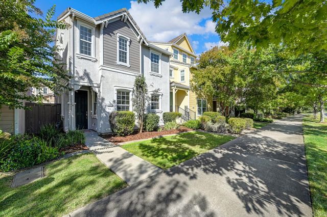 11013 International Dr, Rancho Cordova, CA 95670