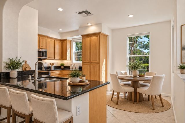 11013 International Dr, Rancho Cordova, CA 95670