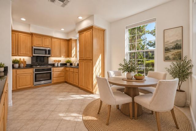 11013 International Dr, Rancho Cordova, CA 95670