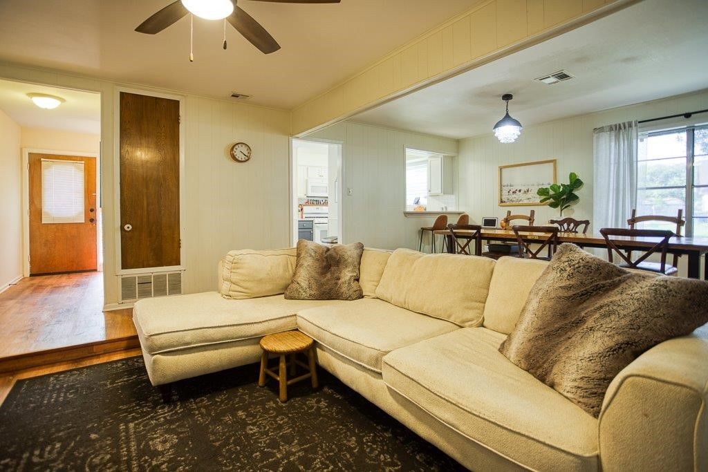 102 Catalina Cir, Portland, TX 78374 — photo 3