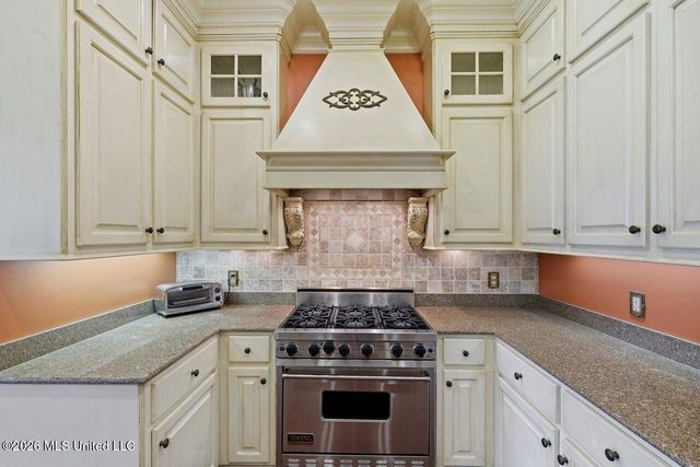 553 Twin Cedars Drive, Madison, MS 39110