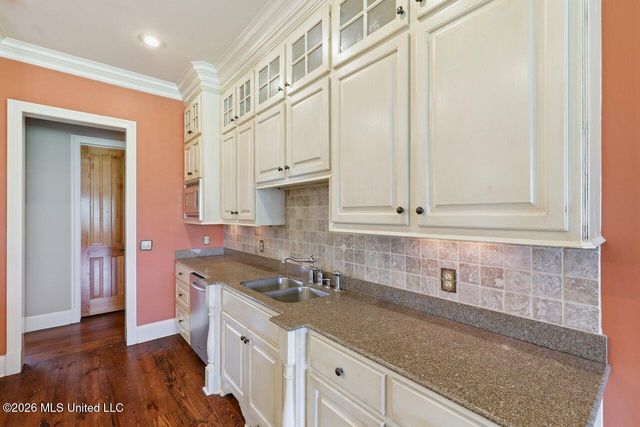 553 Twin Cedars Drive, Madison, MS 39110