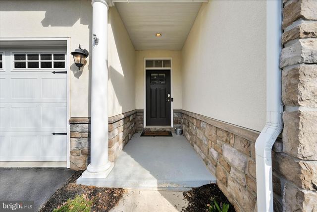 112 SAWGRASS DR, Millersville, PA 17551