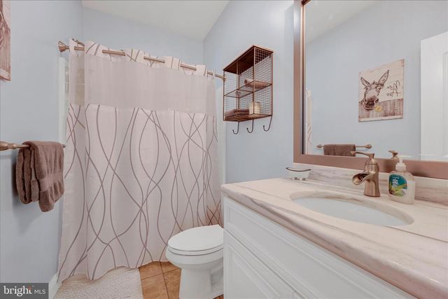 112 SAWGRASS DR, Millersville, PA 17551