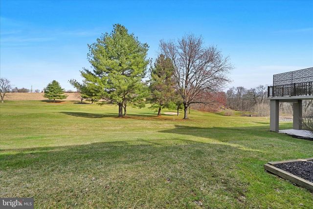 112 SAWGRASS DR, Millersville, PA 17551