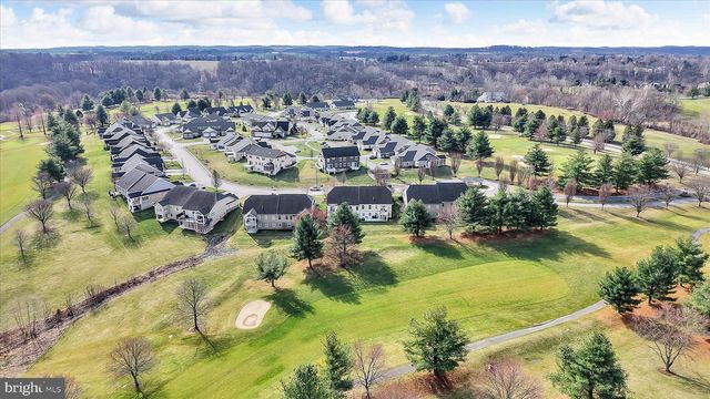 112 SAWGRASS DR, Millersville, PA 17551