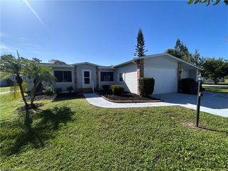 10561 Lake Loop RD 37M, North Fort Myers, FL 33903