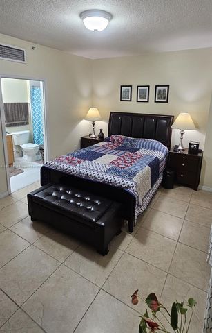 8440 SW 8th St 210A, Miami, FL 33144