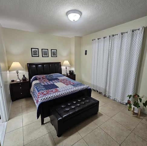 8440 SW 8th St 210A, Miami, FL 33144