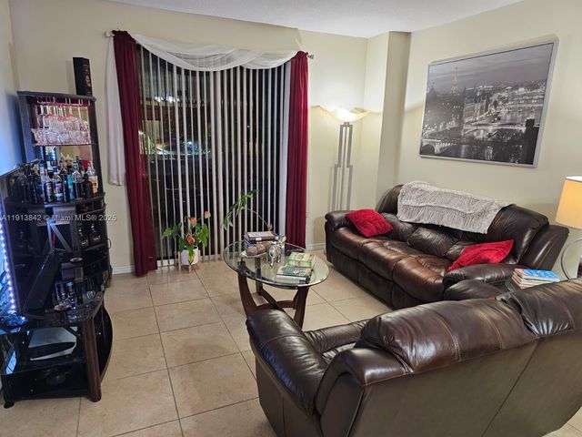 8440 SW 8th St 210A, Miami, FL 33144