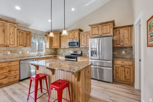 1517 S LAKE VIEW TERRACE RD, Saratoga Springs, UT 84045