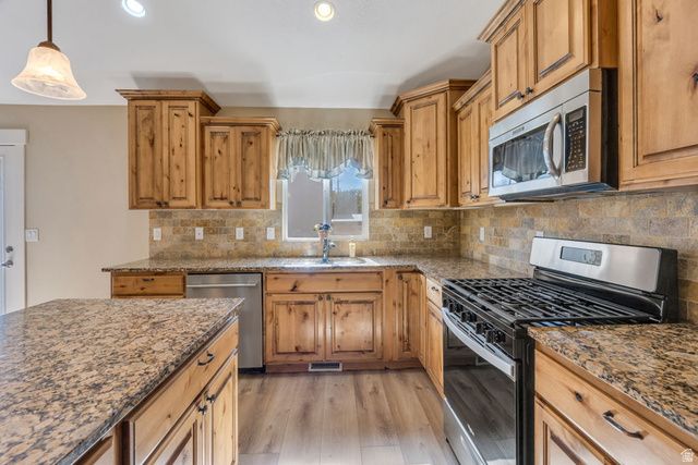 1517 S LAKE VIEW TERRACE RD, Saratoga Springs, UT 84045