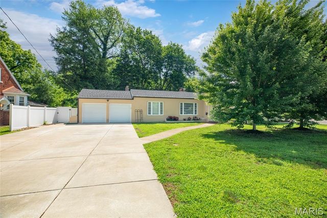 102 Mesa, Collinsville, IL 62234