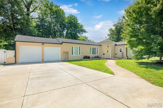102 Mesa, Collinsville, IL 62234
