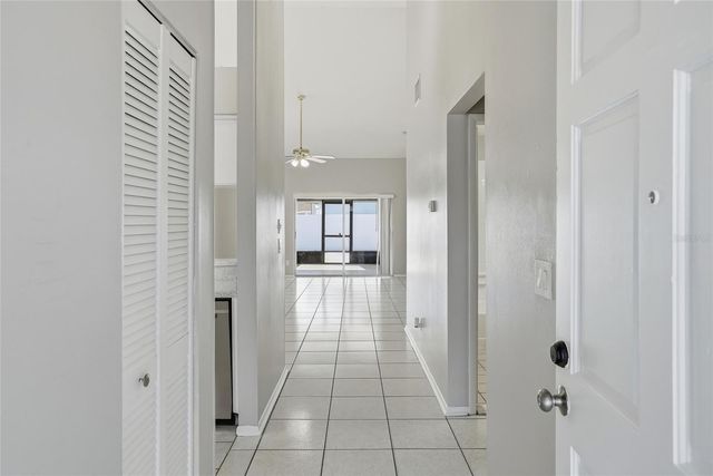 8622 COTTONWAY LANE, Tampa, FL 33635