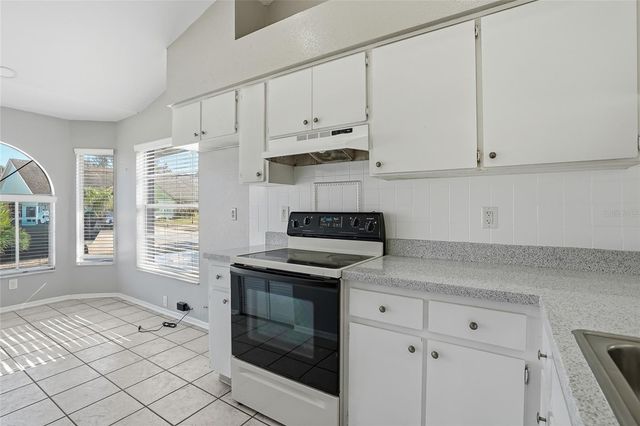 8622 COTTONWAY LANE, Tampa, FL 33635