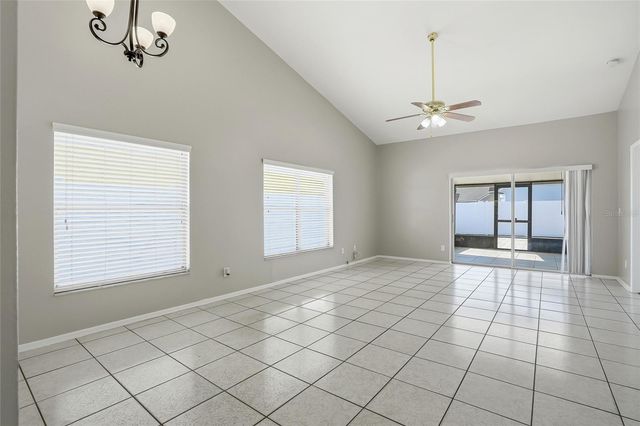 8622 COTTONWAY LANE, Tampa, FL 33635