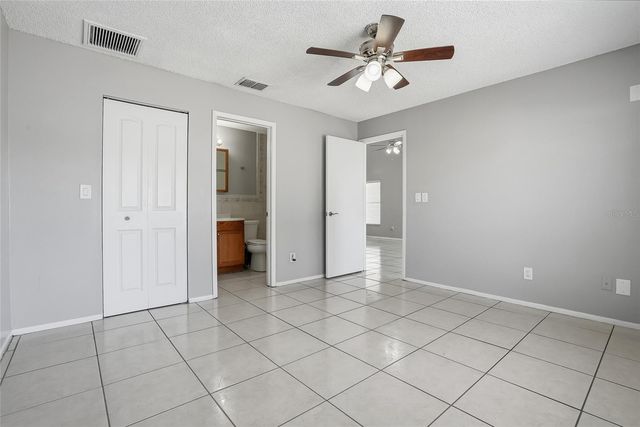 8622 COTTONWAY LANE, Tampa, FL 33635