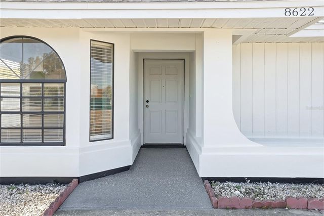 8622 COTTONWAY LANE, Tampa, FL 33635