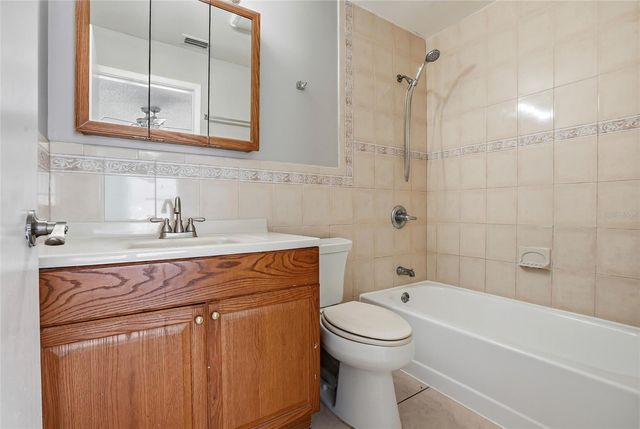 8622 COTTONWAY LANE, Tampa, FL 33635