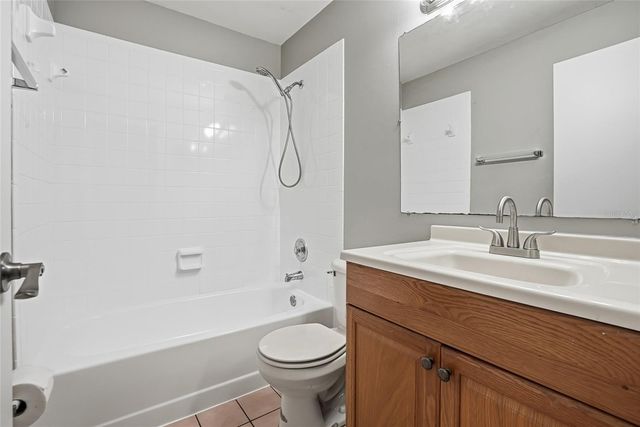 8622 COTTONWAY LANE, Tampa, FL 33635