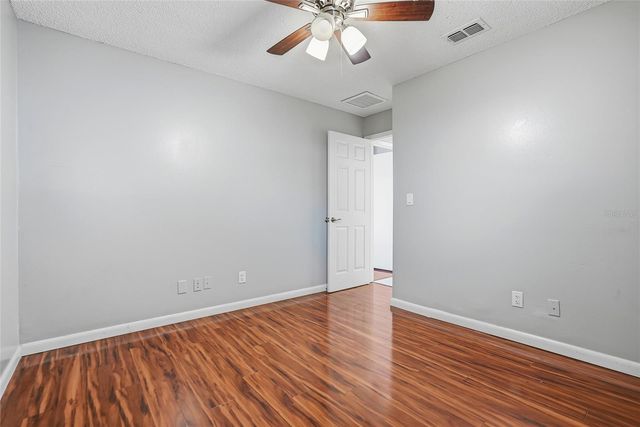 8622 COTTONWAY LANE, Tampa, FL 33635