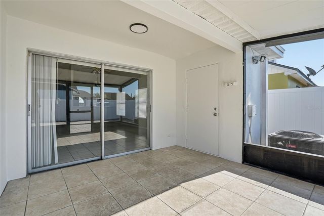 8622 COTTONWAY LANE, Tampa, FL 33635