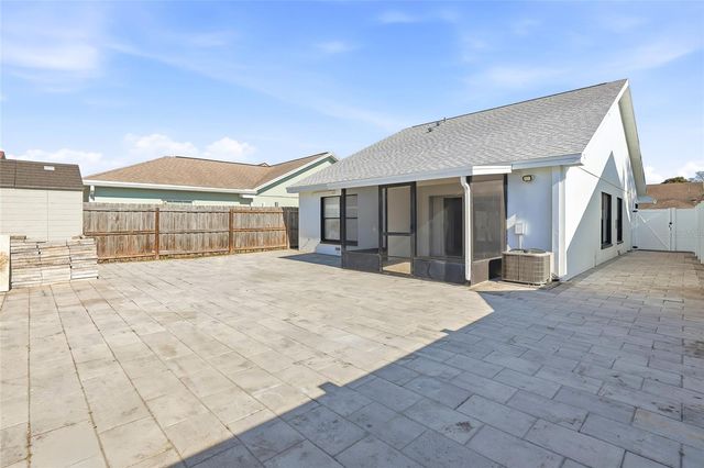 8622 COTTONWAY LANE, Tampa, FL 33635